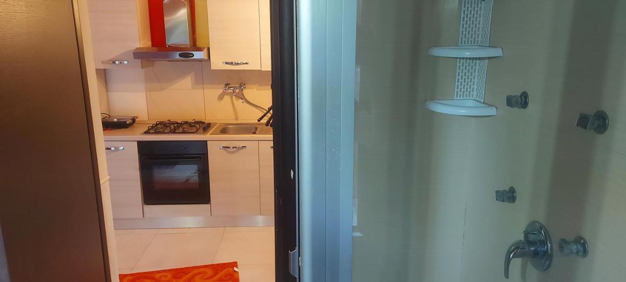 Aci Bonaccorsi Stanza In Villa Con Giardino Con Box Doccia Idromassaggio Rent A Car المظهر الخارجي الصورة