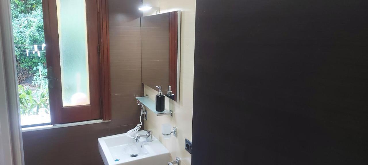 Aci Bonaccorsi Stanza In Villa Con Giardino Con Box Doccia Idromassaggio Rent A Car المظهر الخارجي الصورة